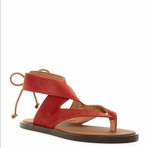 Sanuk Yoga Mariposa Sanyo sandal in size 8
